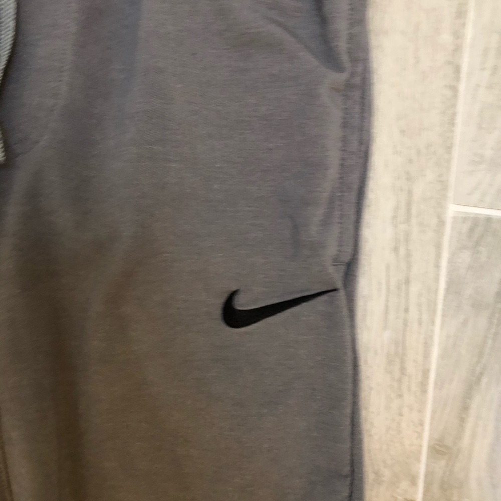 Nike Pro Womens Small Charcoal Gray Dri FIT Cropped Capri Joggers Sweatpants EUC - Picture 9 of 11